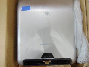 lot 300 image: Georgia Pacific enmotion Toucless towel dispenser - commercial