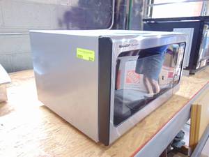 lot 325 image: SHARP Carousel Microwave