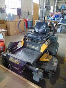 lot 2 image: CUB CADET Commercial Riding Lawn Mower 54 Enforcer WORKING wNEW BATTERY BABY