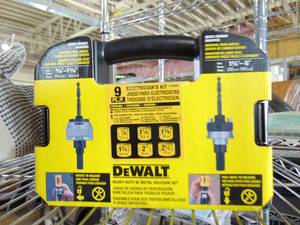 lot 6 image: DEWALT Electricians 9 Piece Kit - NEW in BOX