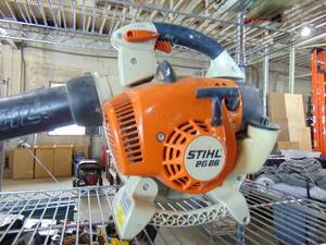 lot 22 image: STIHL BG-86 Blower