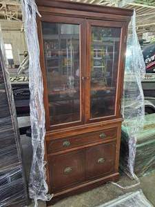 lot 97 image: Beautiful Antique China Hutch