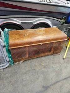 lot 98 image: Art Deco Trunk  Chest