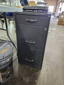 lot 172 image: Vertical Metal File Cabinet