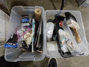 lot 198 image: Lot of Paint Supplies