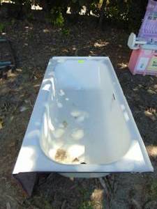 lot 374 image: Bathtub