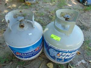 lot 375 image: Pair Of Tanks