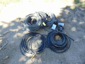 lot 382 image: Lot of Cords
