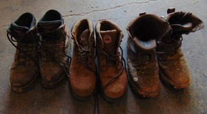 lot 334 image: Lot of Mens Work Boots Mens SZ 9