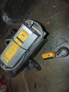 lot 710 image: PATRIOT 2 Ton Hoist