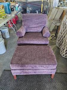 lot 229 image: Ethan Allen Purple Chair With FooT Stool ( clean)