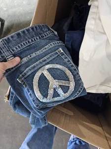 lot 138 image: Lot Of Jeans