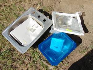 lot 352 image: Lot of Nice Sinks