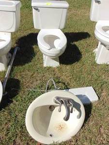 lot 356 image: toilet and sink combo