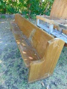 lot 368 image: OLD OAK CHURCH PEW