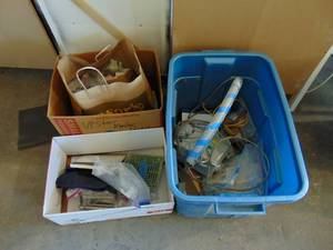 lot 343 image: Misc Lot of items