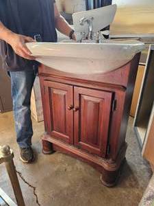 lot 413 image: Sink Vanity with Faucet